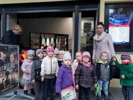 inwestowanie w kształcenie i szkolenie na rzecz zdobywania umiejętności uczenia się przez całe życie; rozszerzenie
