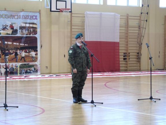 Zwyciężyła flaga wykonana przez uczniów ze Szkoły Podstawowej w Robakowie.