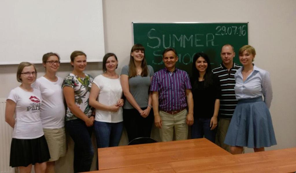 Wzorem lat ubiegłych, w lipcu bieżącego roku dwie studentki farmacji: Milena Gagic (Serbia) Maša Zrimšek (Słowenia) odbyły praktykę wakacyjną w Katedrze i Zakładzie Farmacji Fizycznej i
