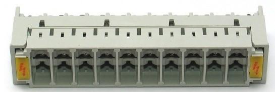 Zadanie 27. Na podstawie fragmentu instrukcji zakończenia sieciowego NT określ do którego portu należy podłączyć linię miejską ISDN. A. 1 B. 3 C. 6 D. 7 Zadanie 28.