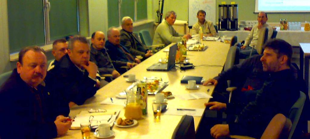 uczestnicy seminarium Po zapoznaniu się z zasadami przechodzenia na emerytury moŝna śmiało stwierdzić,ŝe Polskie zasady są prostsze.