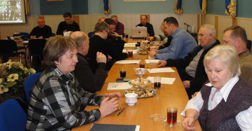 str. 7/93 www.solidarnosc.gorzow.enea.pl 1.Akcje pracownicze-omówiono drugi etap prywatyzacji i problemy z realizacją zawartych porozumień. Zebrani bardzo negatywnie ocenili postawę Zarządu Enea S.A. nie zaliczającą staŝu pracy w Operatorze do staŝu akcyjnego.