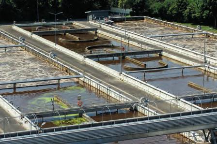 WYSOKA SPRAWNOŚĆ GENERATORY PRZEPŁYWU Przepływ i mieszanie w komorach napowietrzania są niezaprzeczalnie największymi odbiorcami energii w oczyszczalni ścieków.