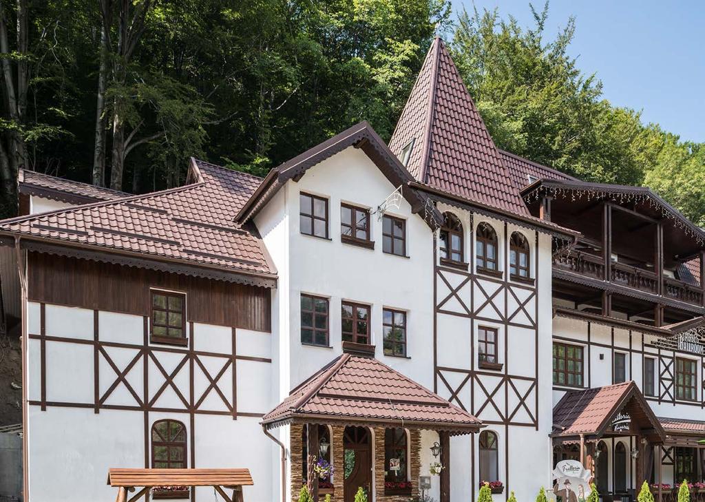 całkowita szerokość efektywna powłoka zabezpieczająca waga 1 m 2 350 mm lub 400 mm 20 mm 15 mm lub 20 mm 1206 mm 1150 mm połysk, mat gruboziarnisty, PUR- MAT,