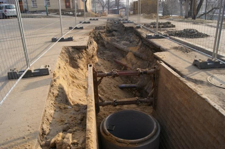 kanalizacji deszczowej. Zrealizowano rozdział kanalizacji w następujących ulicach: ul.