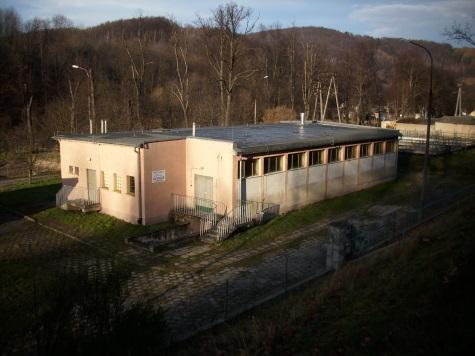 in: rozbiórkę magazynów budynku chemicznego, rozbiórki i demontaże