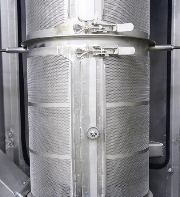 Separation through impact against curved screen sections in a bending fl ight channel Evaporation of the residual surface moisture due to residual heat of the pellets Pellets are hurled through the