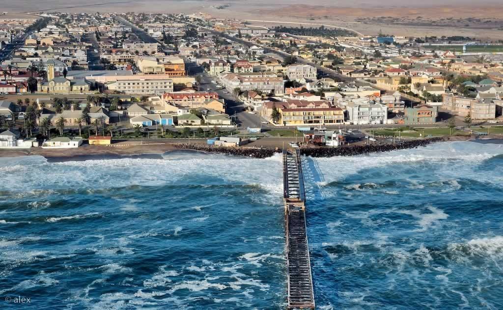Dzień 4 12-10-2019 Czas Podróży:6h Dystans: 274 km Solitaire Walvis Bay Swakopmund Po śniadaniu wyruszamy w drogę do Walvis Bay.