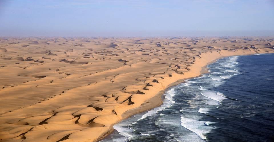 Dzień 5 13-10-2019 Czas Podróży:1h Dystans: 30 km Swakopmund - Walvis Bay Swakopmund Wybrzeże Namibii wprost zwala z nóg!