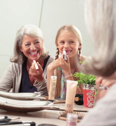 Korzyści stosowania implantów stomatologicznych Naturalny uśmiech Jedzenie i mówienie w prawidłowy