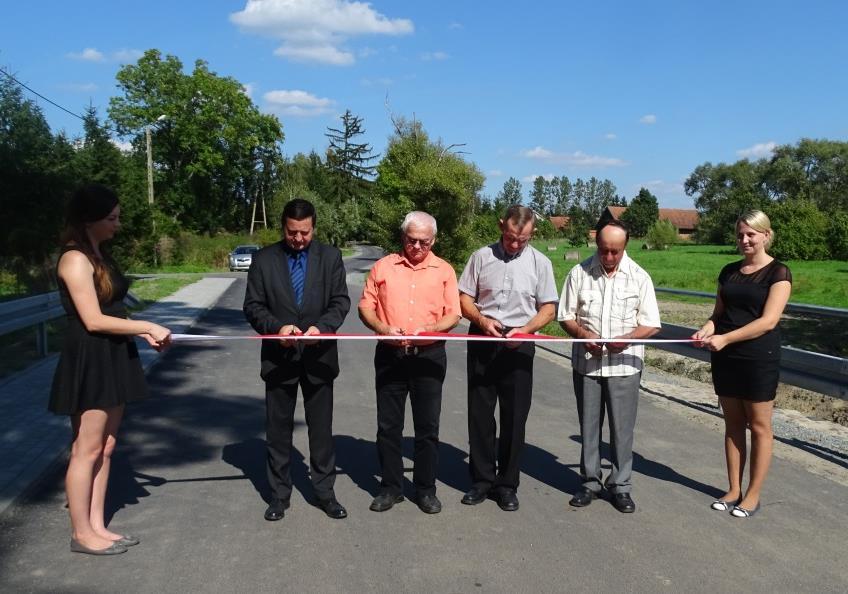 przepustu 146 275,49 zł, wykonanie nowej nawierzchni asfaltowej 70 661,04 zł.