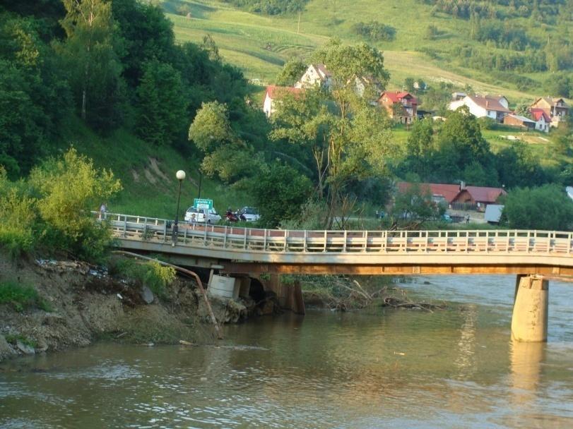ogranicza wydatki na