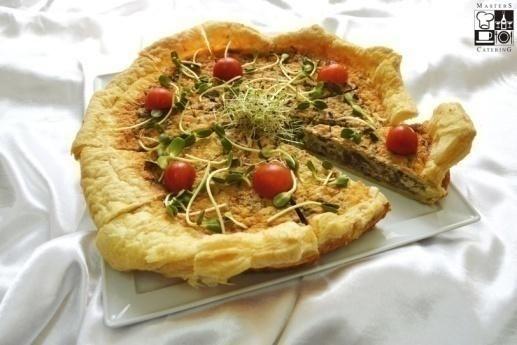 i łososiem Tarta na francuskim cieście 10 porcji 109 zł z