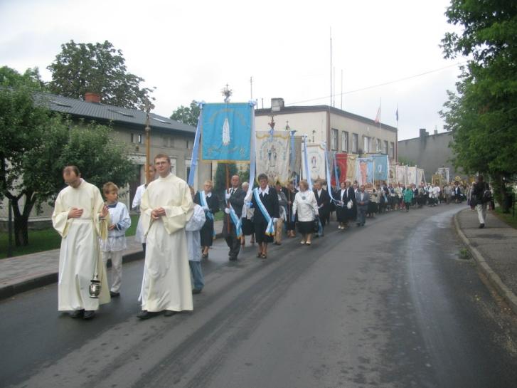 Kamlarki, Kornatowo, Krajêcin, Krusin, Linowiec, Lipienek, Lisewo, Malankowo, Mgoszcz, Pi¹tkowo, Pniewite, Strucfoñ, Tytlewo, Wierzbowo, Odpust Matki Bo ej Lisewskiej W deszczowej aurze zjecha³y