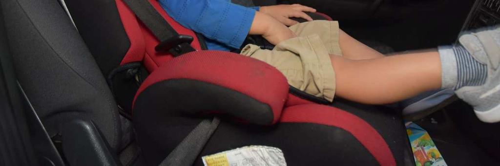 7861-2122 Także na krótkich dystansach należy zawsze prawidłowo zapinać dziecko w foteliku System Isofix dla maluchów i większych dzieci Stabilne połączenie Nawet najlepszy fotelik przeznaczony do