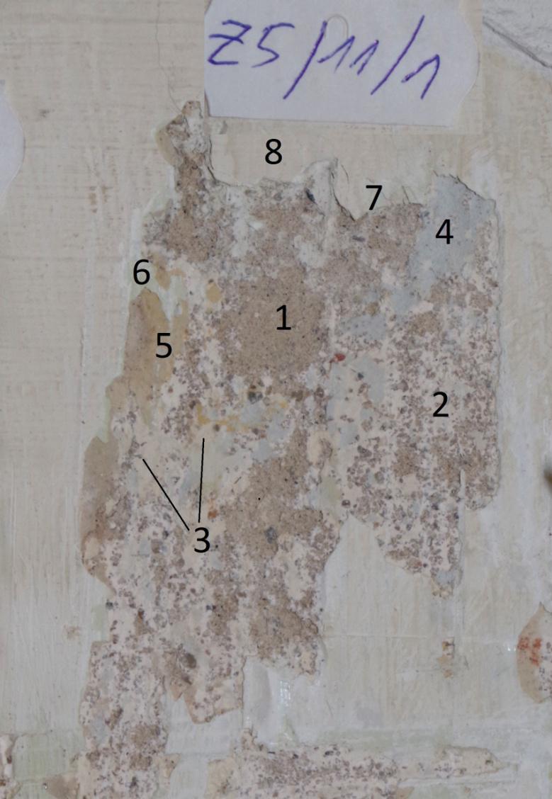 Kuchnia- ściana prosta. Odkrywka Ż5/11/1 Okrywka pokazuje, warstwy: tynk wapienno piaskowy (1).