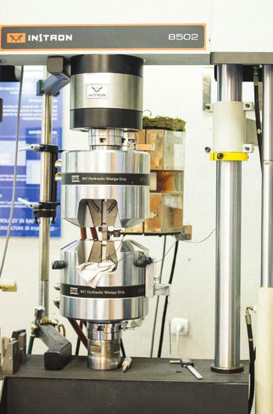 KIERUNKI STUDIÓW Wydział Inżynierii Mechanicznej MECHANIKA I BUDOWA MASZYN specjalności: KONSTRUKCJA MASZYN I URZĄDZEŃ MASZYNY ROBOCZE POJAZDY SZYNOWE SAMOCHODY I CIĄGNIKI TECHNIKA TWORZYW