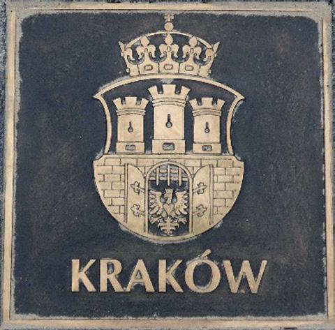 Pomimo przeniesienia na stałe dworu królewskiego i urzędów centralnych do Warszawy za panowania Zygmunta III Wazy, Kraków pozostał oficjalną stolicą, miastem koronacyjnym oraz nekropolią królów