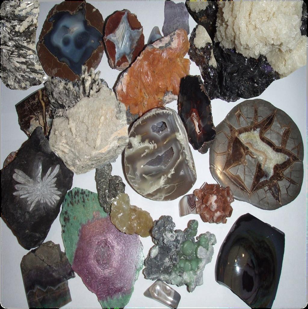 MINERAŁY są podstawowymi składnikami, z których zbudowane są skały.