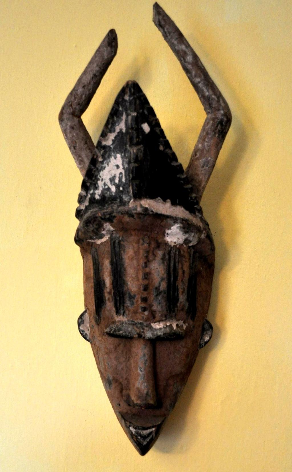 NIGERIA Urhobo, maska używana w ceremoniach związanych z duchem wody charakterystycznych też dla
