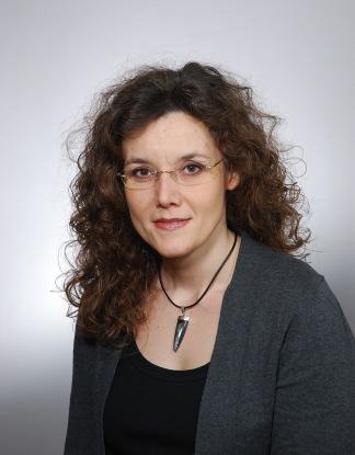 Zeszyty Naukowe AON nr 1(90) 2(59) 2005 2013 KLAUDIA CENDA-MIEDZIŃSKA ISSN 0867 2245 BEZPIECZEŃSTWO A DOSTĘP DO EDUKACJI W ISLAMSKIEJ REPUBLICE AFGANISTANU dr Klaudia CENDA-MIEDZIŃSKA Uniwersytet