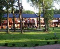 KOLONIE I OBOZY MŁODZIEŻOWE 2019 MIĘDZYZDROJE 11 dni cena od 1590 zł MIĘDZYZDROJE - miasto położone na wyspie Wolin, między szeroką plażą z brzegiem klifowym a leśnymi połaciami Wolińskiego Parku
