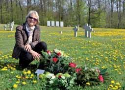 Von Norden: Aus Stettin kommend in Richtung Pyrzyce (E65) in Sta re Czarnowo rechts nach Gryfino (Greifen hagen) abbiegen. In Glinna rechts zu dem Botanischen Garten abbiegen.