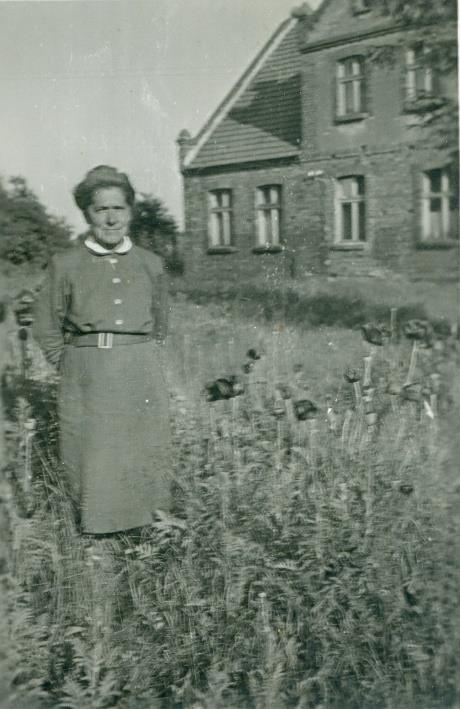 Zdjęcie 43 Rok 1946, Gołańcz (współcześnie pow. wągrowiecki, woj. wielkopolskie). Eugenia Maria Alina Horwatt (matka Haliny).