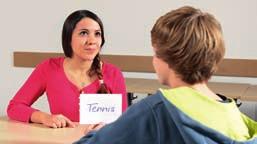 29-3 9a Was sagen Nio, und Anna? Ergänze den Dialog. Co mówią Nio, i Anna? Uzupełnij zdania. Wer ist du?. Und du?? Ih. Und ih.! Spielt den Dialog aus 9a zu dritt mit euren Namen.