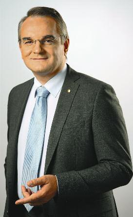DZIAŁANIA RZĄDU Pol ska go spo dar ka ra dzi so bie z kry zy sem Roz mo wa z WAL DE MA REM PAW LA KIEM, wi ce pre mie rem RP i mi ni strem go spo dar ki Czy Pol ska po win na oba wiać się tzw.