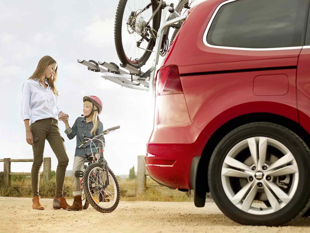 Pakiety wyposażenia Reference Style Xcellence FR-Line 8 lakierów metalizowanych Pakiet Lifestyle 1 Media System Plus z 6,5-calowym ekranem dotykowym, 8 głośnikami i Bluetooth z funkcją rozpoznawania