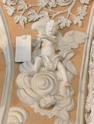 Adam Miłobędzki uznał dekorację kaplicy, podobnie jak stiuki w jasnogórskim mauzoleum Denhoffów, za dzieło Franciszka Zaora139, z czym zgodziła się Anna Dylewska140. Daty budowy kaplicy nie są znane.