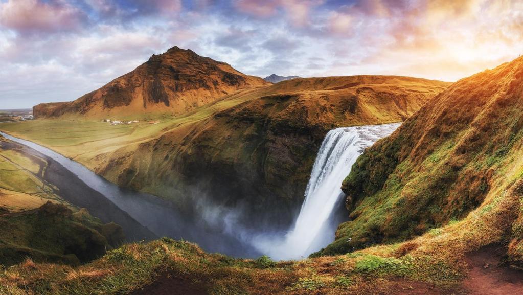 Dzień 3 Woda Odwiedzimy niezwykłe wodospady - Seljalandsfoss i Skogafoss. Widok wody, spadającej z wysokości 60 metrów, będzie naprawdę niesamowity! Zastanowimy się, skąd bierze się w nich tyle wody?