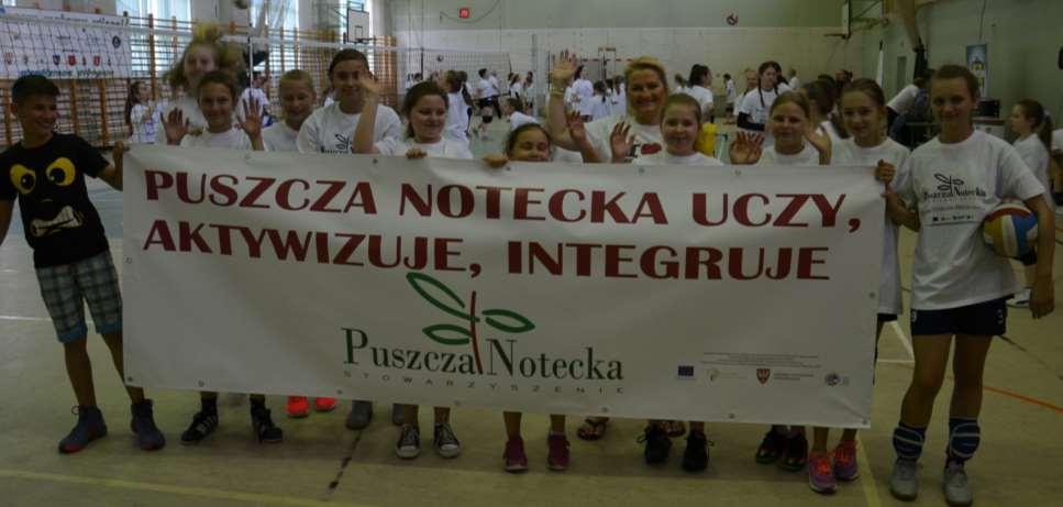 uczy,