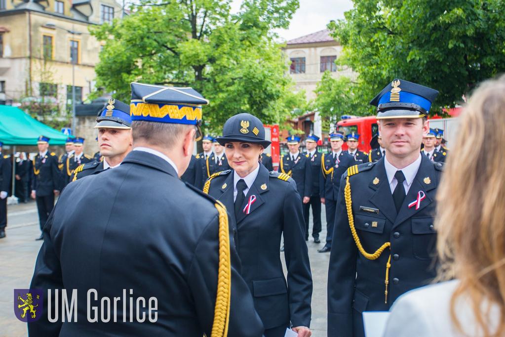 1. Postanowieniem z dnia 19 kwietnia 2018 roku Prezydent Rzeczypospolitej Polskiej odznaczył: SREBRNY MEDAL ZA DŁUGOLETNIĄ SŁUŻBĘ: mł. ogn. Dariusz Kieroń BRĄZOWY MEDAL ZA DŁUGOLETNIĄ SŁUŻBĘ: st. asp.