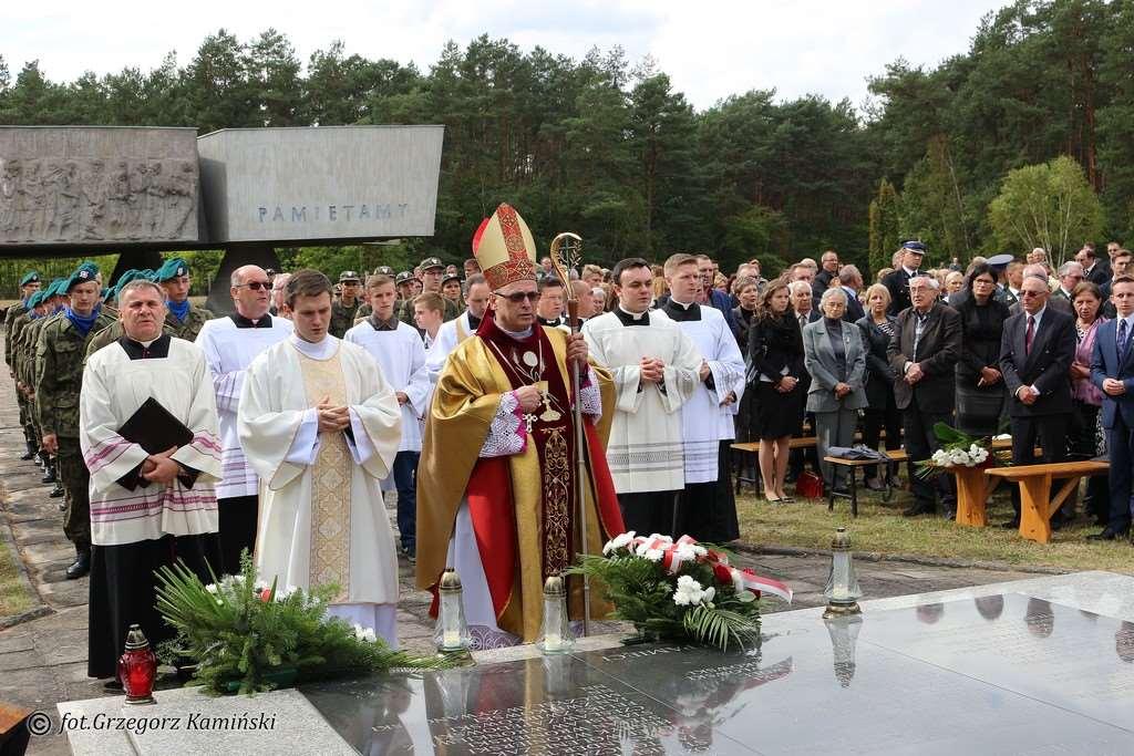 Uroczystości w byłym obozie