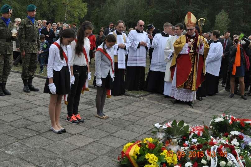 Uroczystości w byłym obozie