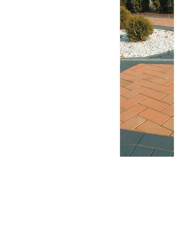 DLACZEGO NAWIERZCHNIE Z BRUKU KLINKIEROWEGO? KOSZTY TARASU bruk betonowy, klinkierowy czy płytki ceramiczne?