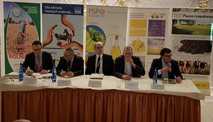 Co więcej, w przypadku bydła mlecznego możliwe jest całkowite zastąpienie poekstrakcyjnej śruty sojowej niemodyfikowaną genetycznie, produkowaną lokalnie śrutą rzepakową, a możliwe dawki wynoszą