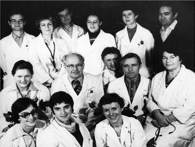 vvprofesor odbył wiele staży naukowych. Sześciokrotnie przebywał w Yale University Medical School oraz w Harvard University Medical School jako Visiting Professorcc Rycina 5.