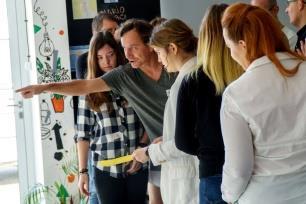 rozwojem projektu SB YCGN, między innymi dopracowano szczegółowy plan zadań i kalendarz, w którym znajdą się poszczególne terminy wykonania zadań, dostarczenia zaplanowanych w formularzu aplikacyjnym