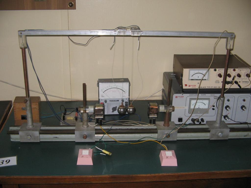 Mechaika, Elektryczść i magetyzm CZAS TRWANIA ZDERZENIA KUL Opis teretyczy d ćwiczeia zamieszczy jest a strie wwwwtcwatedupl w dziale DYDAKTYKA FIZYKA ĆWICZENIA LABORATORYJNE Opis układu pmiarweg