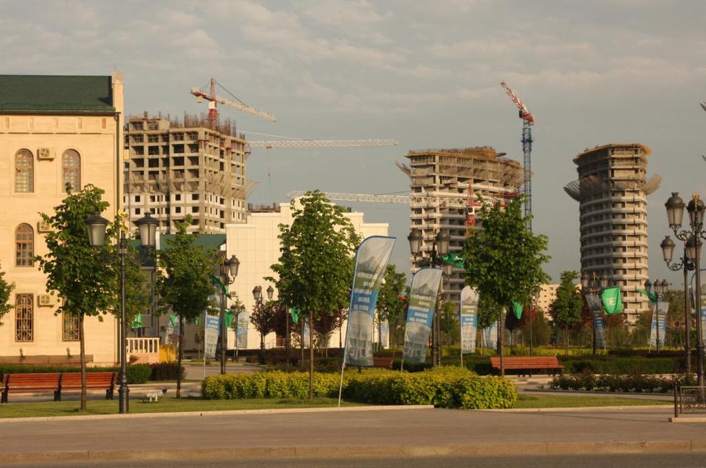 SYTUACJA SPOŁECZNO-EKONOMICZNA POZIOM ŻYCIA Według wskaźników ekonomicznych Inguszetia, Dagestan i Czeczenia to najbiedniejsze republiki Federacji Rosyjskiej.