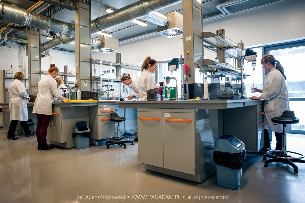 KATEDRY WYDZIAŁU CHEMII Katedra Analizy Środowiska, Katedra Biochemii Molekularnej, Katedra Biotechnologii Molekularnej, Katedra Chemii Analitycznej, Katedra Chemii Biomedycznej, Katedra Chemii i
