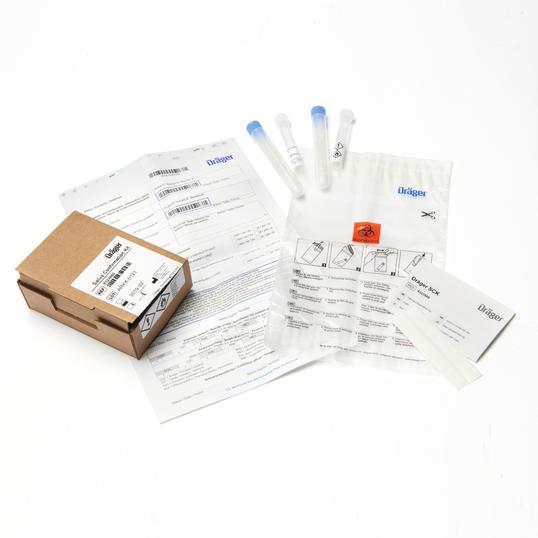 04 Dräger DCD 5000 Akcesoria Dräger SCK D-15278-2017 Zestaw potwierdzający SCK zawiera dwa próbniki i komponent stabilizujący (izopropanol), a także formularze
