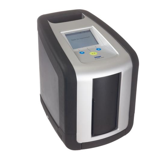narkotykowych nie wymaga zasilania elektrycznego i może być używany w dowolnym miejscu Dräger DrugTest 5000 D-54720-2012 Bez pipetowania, kapania i