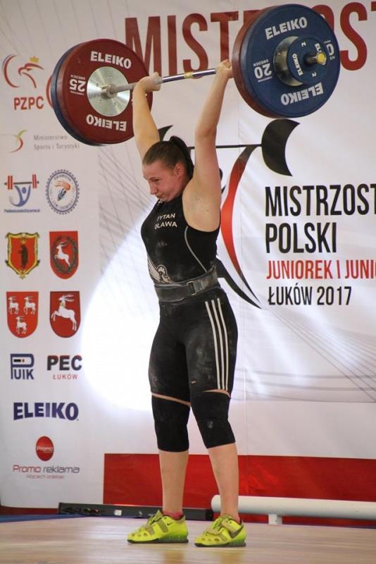 24 Klasyfikacja Open 1 stycznia - 31 grudnia 2017 U 15 Monika Marach 52,33 04 Tarpan Mrocza 150 70 80 222,6 U 17 Paulina Rutkowska 57,53 01 Mazovia Ciechanów 172 76 96 238,9 U 20 Kinga Kaczmarczyk