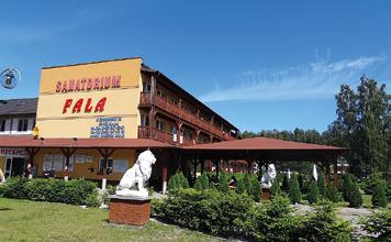 infrared, zewnętrzny termalny basen z podgrzewaną wodą (35-370C), tężnie solankowe z tarasem widokowym i siłownią.