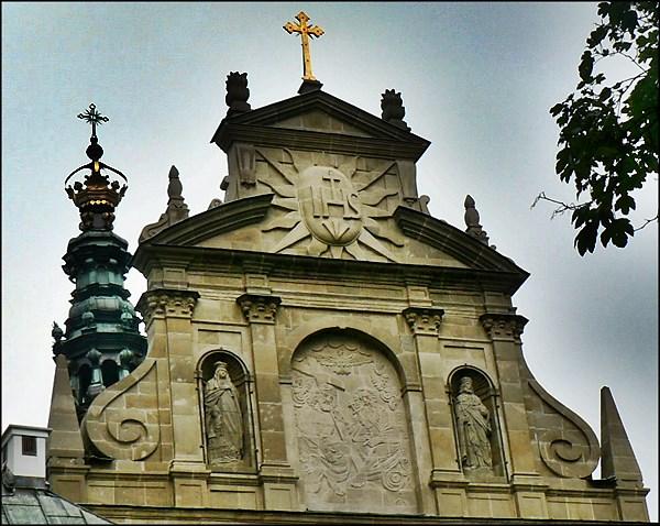 Stary Sącz Plac św. Kingi 1 Kościół pw. Trójcy Przenajświętszej Sanktuarium św. Kingi Opis kościoła: Jacek i Maria Łempiccy, Święci w Polsce i ich kult w świetle historii, Kraków 2008, str.