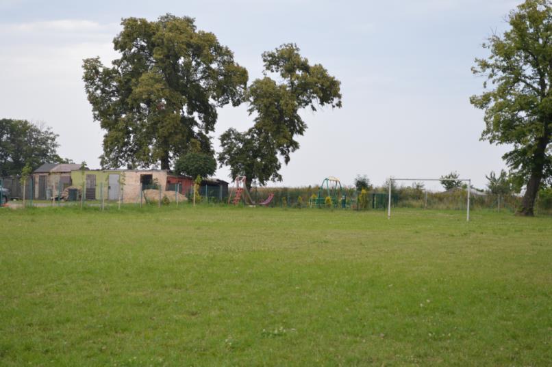 warunki akustyczne dostosowane do rodzaju przeznaczenia terenu (dla terenów zabudowy zagrodowej i mieszkaniowo - usługowej - 60 db; dla terenów zabudowy mieszkaniowej jednorodzinnej - 55 db).
